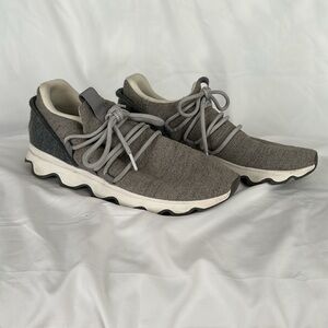 Sorel Kinetic Lace Up Dove Gray Sneakers